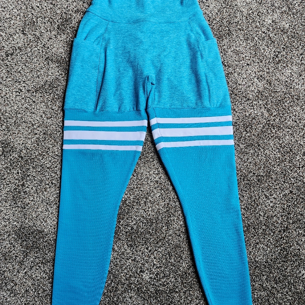 Bombshell Sportswear 🩵 Icy Blue 🩵 Thigh high leggings size M EUC!